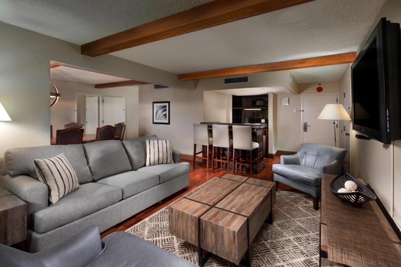 Doubletree By Hilton Manhattan, Ks Exteriér fotografie