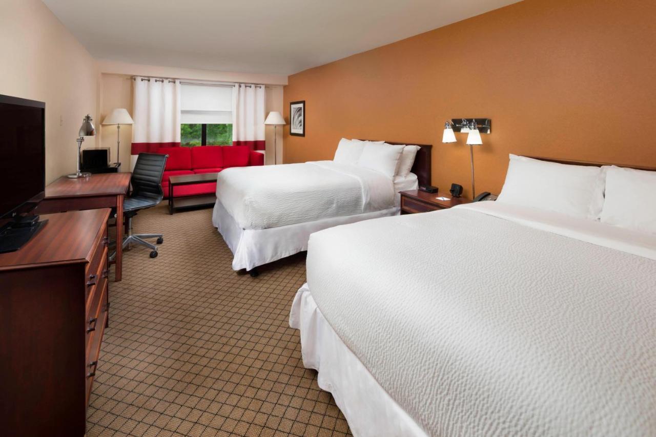 Doubletree By Hilton Manhattan, Ks Exteriér fotografie