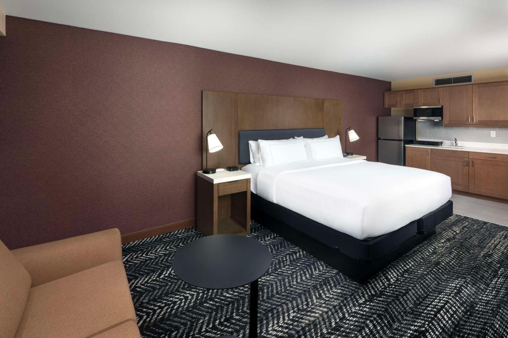 Doubletree By Hilton Manhattan, Ks Exteriér fotografie