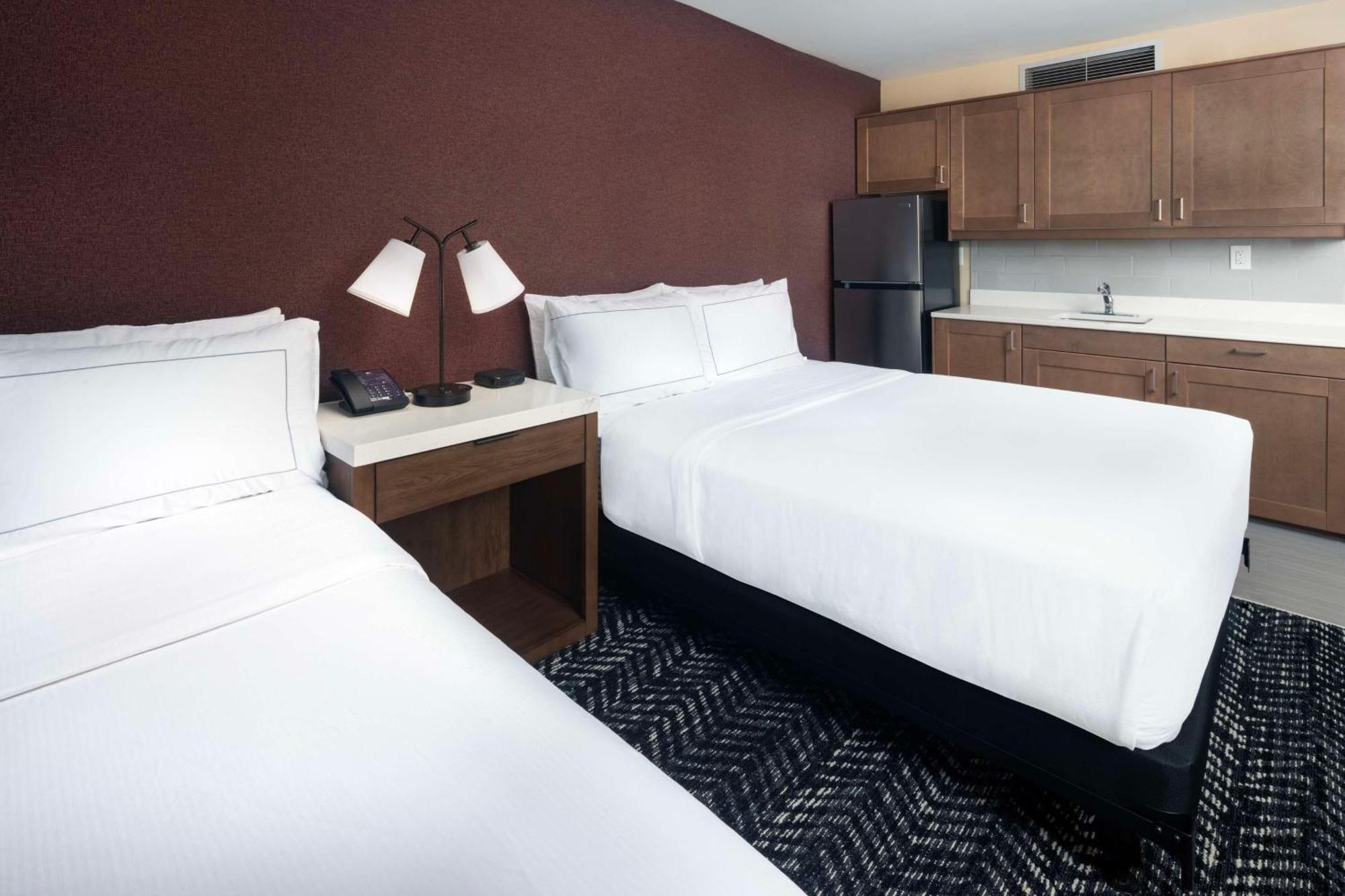 Doubletree By Hilton Manhattan, Ks Exteriér fotografie