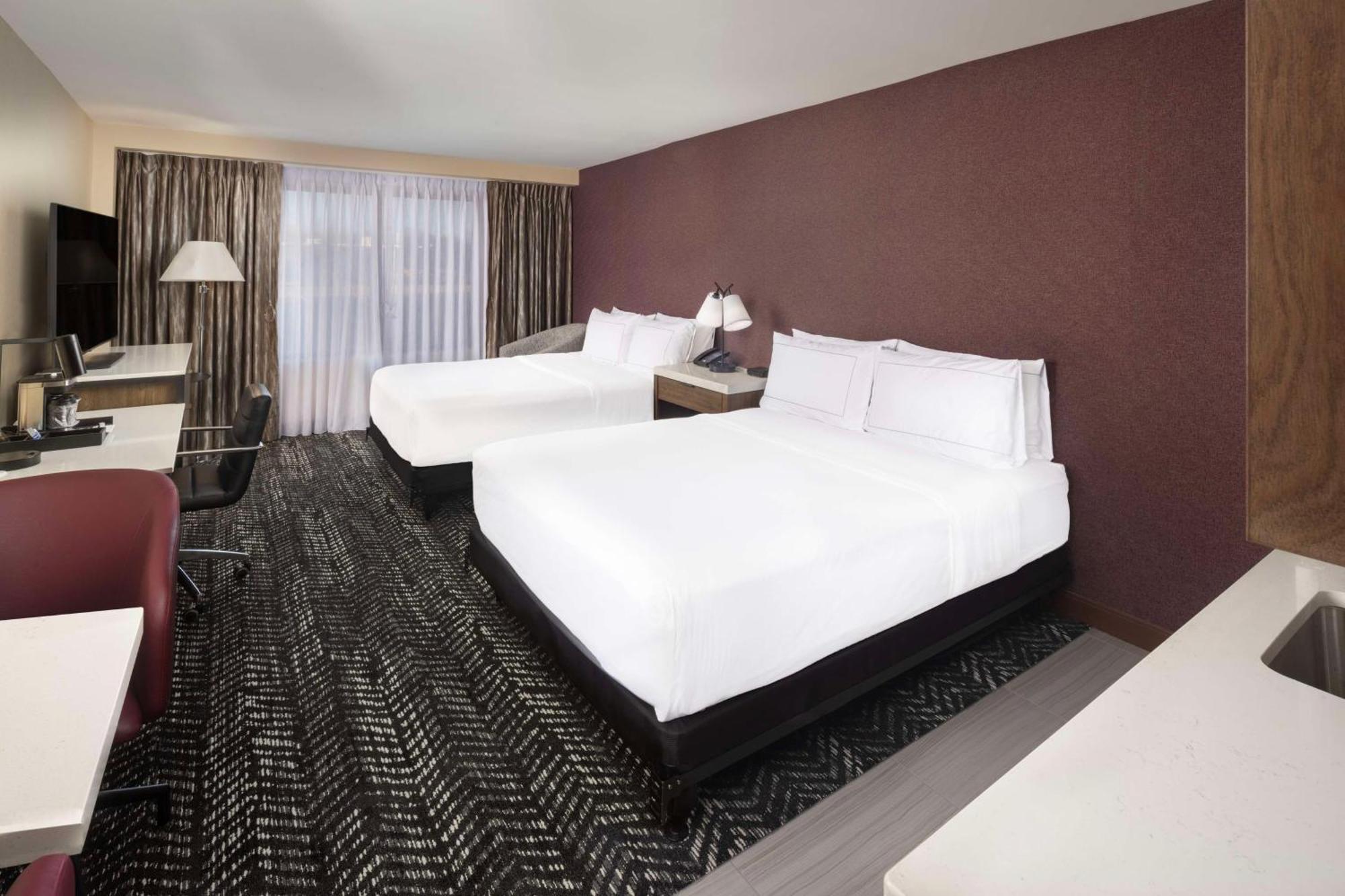 Doubletree By Hilton Manhattan, Ks Exteriér fotografie